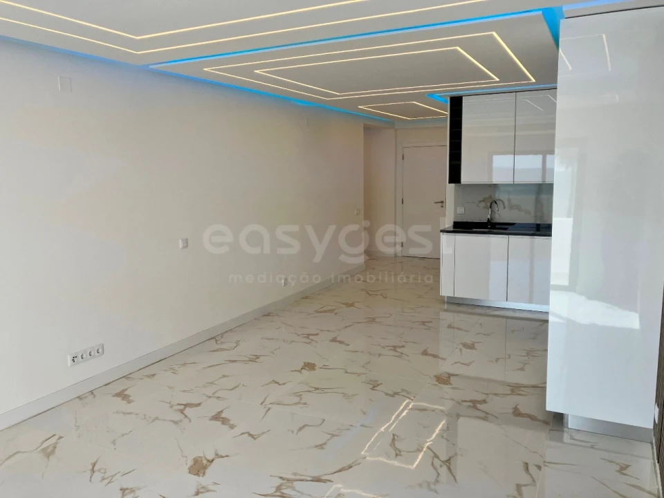 Apartamento T2 para Venda em Quarteira Foto 5