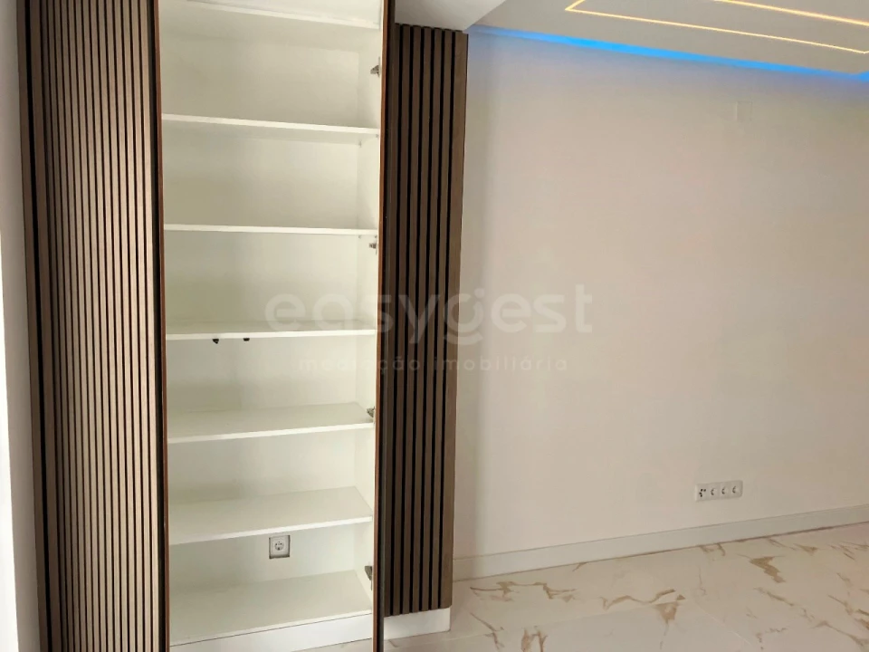 Apartamento T2 para Venda em Quarteira Foto 6