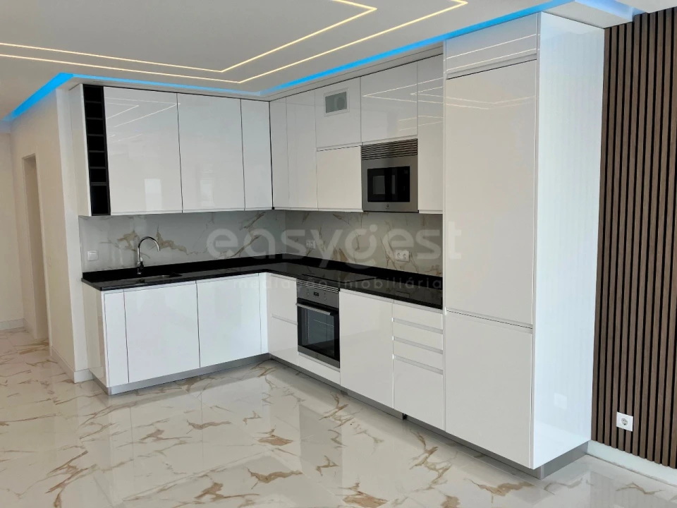 Apartamento T2 para Venda em Quarteira Foto 7
