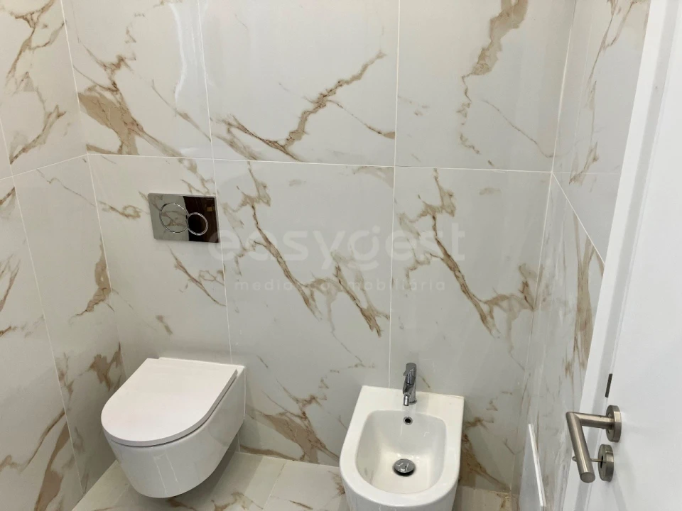 Apartamento T2 para Venda em Quarteira Foto 9
