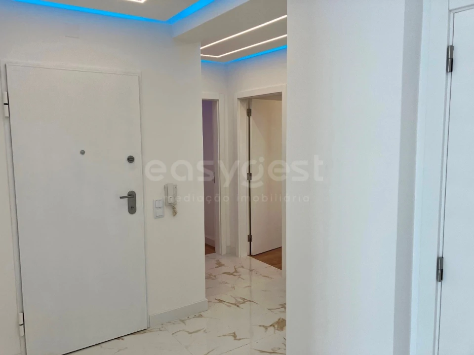 Apartamento T2 para Venda em Quarteira Foto 11