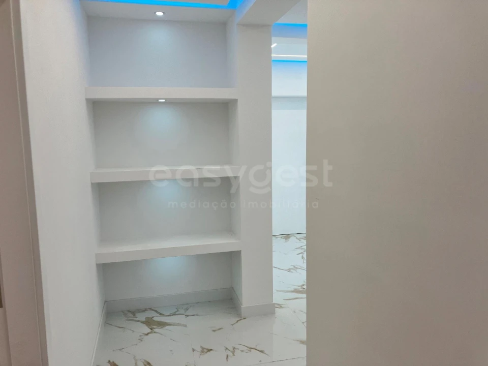 Apartamento T2 para Venda em Quarteira Foto 13