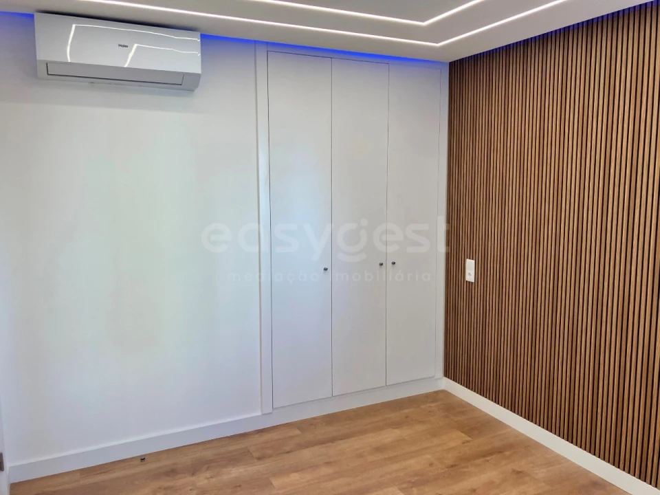 Apartamento T2 para Venda em Quarteira Foto 17