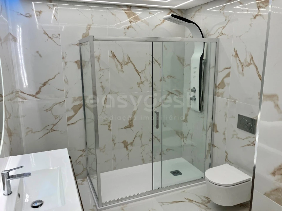 Apartamento T2 para Venda em Quarteira Foto 19