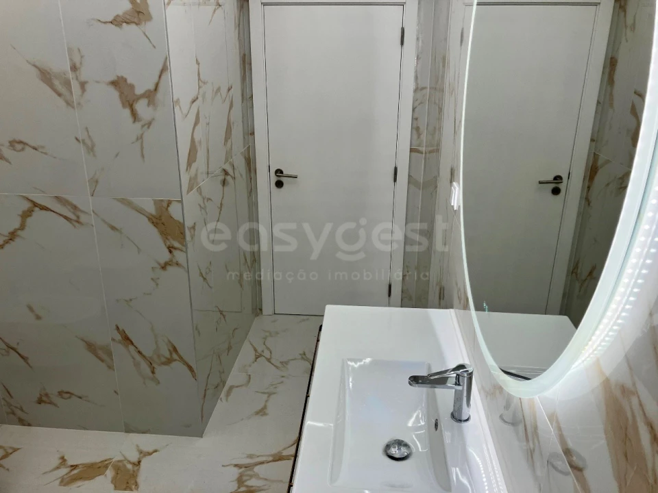 Apartamento T2 para Venda em Quarteira Foto 20