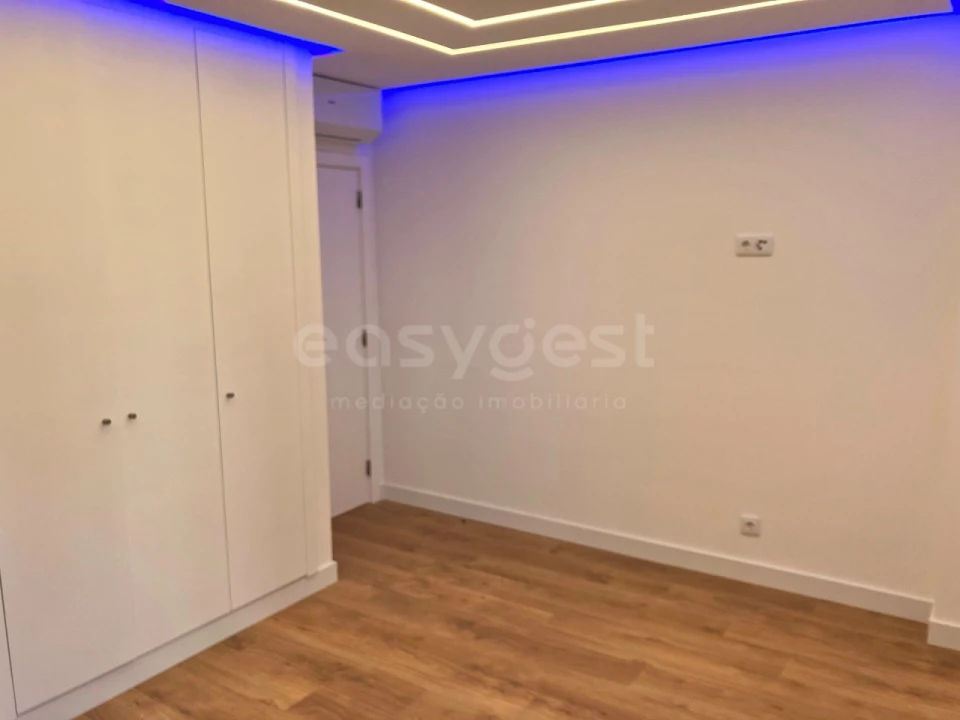 Apartamento T2 para Venda em Quarteira Foto 24