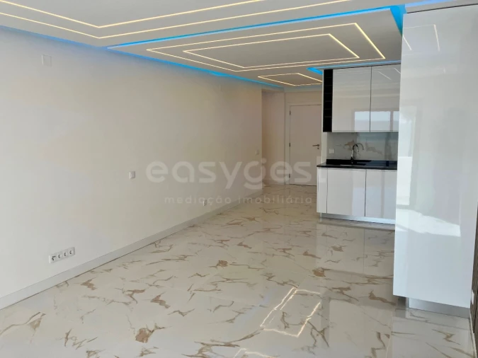 Apartamento T2 para Venda em Quarteira Foto 5
