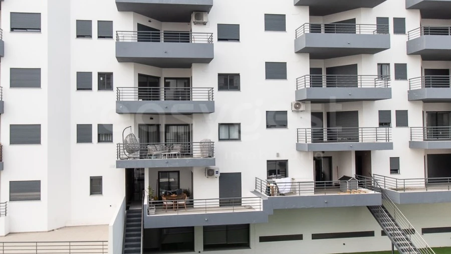 Apartamento T3 para Venda em Quelfes