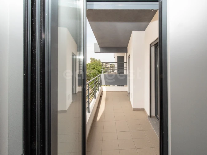 Apartamento T3 para Venda em Quelfes Foto 21