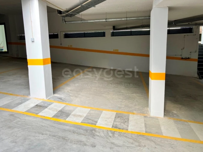 Apartamento T3 para Venda em Quelfes Foto 38