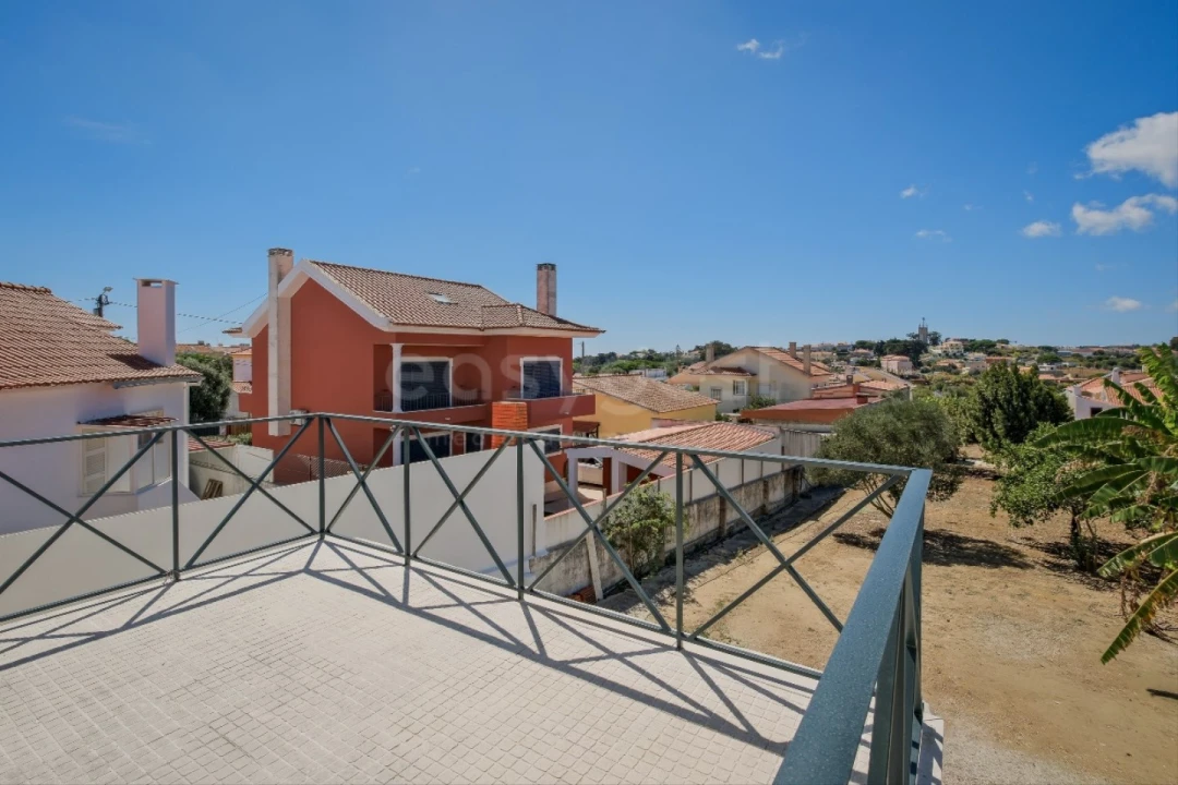 Moradia T4 para Venda em Alcabideche Foto 43