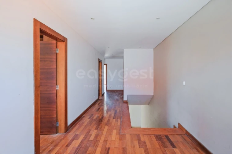 Moradia T4 para Venda em Alcabideche Foto 35