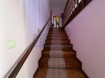 Moradia T7 para Venda em Rio Mau e Arcos