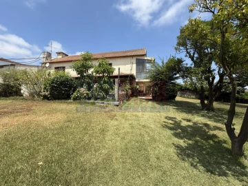 Moradia T7 para Venda em Rio Mau e Arcos