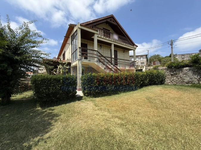 Moradia T7 para Venda em Rio Mau e Arcos Foto 35