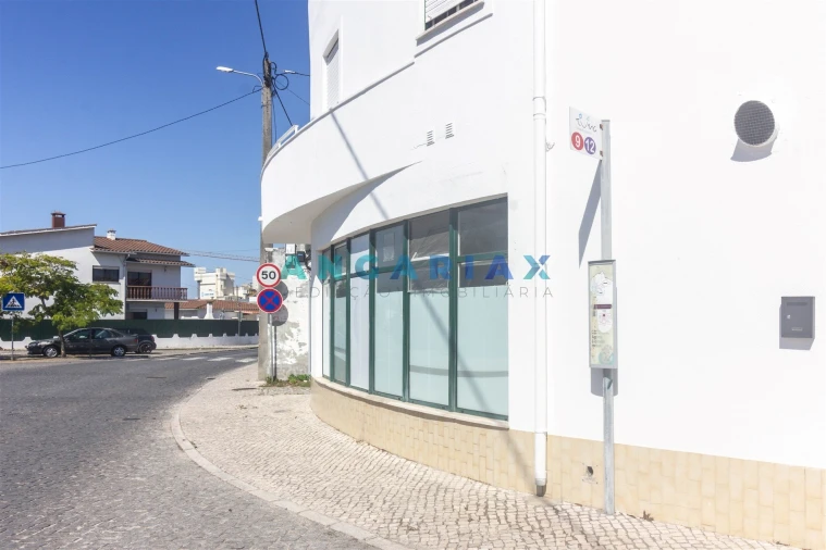 Loja para Arrendamento em Marinha Grande Foto 12