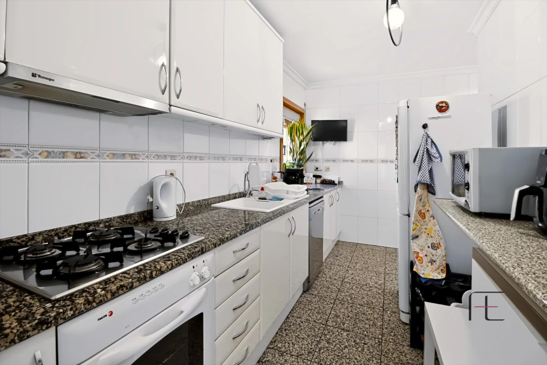 Apartamento T2 para Venda em Rio Tinto Foto 3