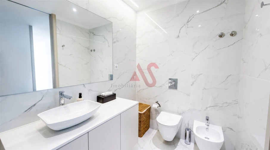 Apartamento T2 para Venda em Espinho Foto 8