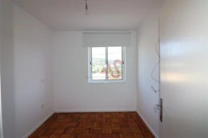 Moradia T2 para Arrendamento em Tagilde e Vizela (São Paio)