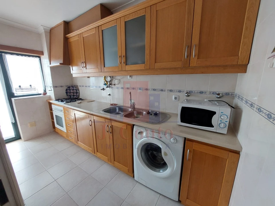 Apartamento T1 para Arrendamento em Caldas da Rainha - Santo Onofre e Serra do Bouro Foto 1
