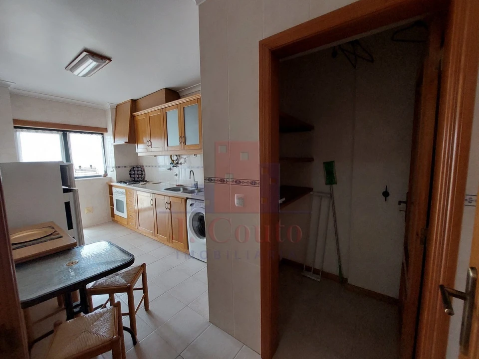 Apartamento T1 para Arrendamento em Caldas da Rainha - Santo Onofre e Serra do Bouro Foto 9