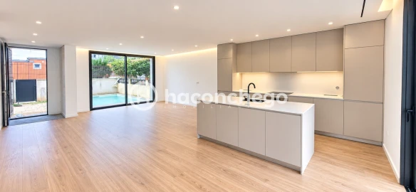 Moradia T3 para Venda em Arcozelo