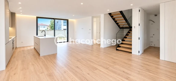Moradia T3 para Venda em Arcozelo
