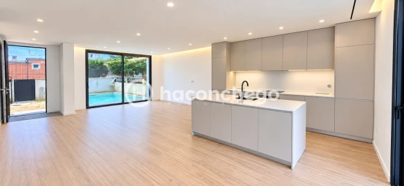 Moradia T3 para Venda em Arcozelo