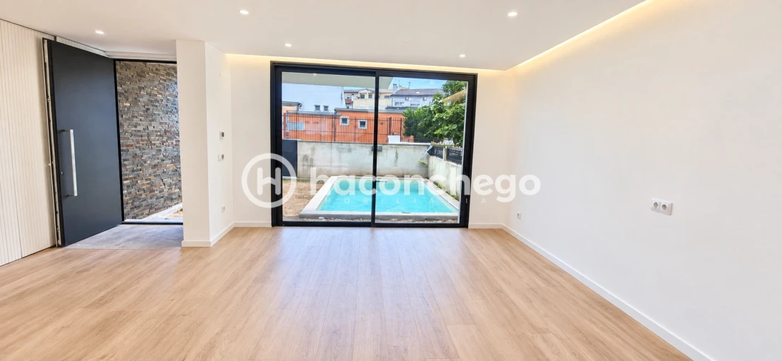 Moradia T3 para Venda em Arcozelo Foto 12