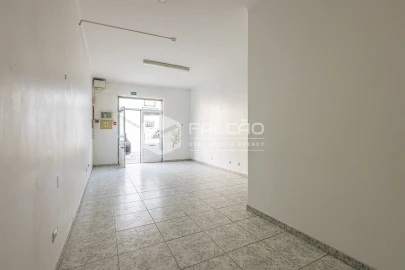 Loja para Arrendamento em Marvila, Ribeira Santarém, São Salvador, São Nicolau