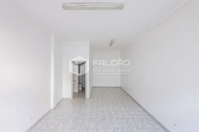 Loja para Arrendamento em Marvila, Ribeira Santarém, São Salvador, São Nicolau