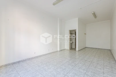 Loja para Arrendamento em Marvila, Ribeira Santarém, São Salvador, São Nicolau