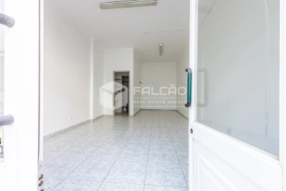 Loja para Arrendamento em Marvila, Ribeira Santarém, São Salvador, São Nicolau