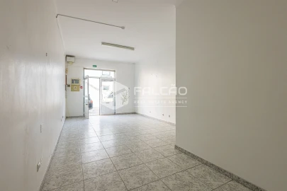 Loja para Arrendamento em Marvila, Ribeira Santarém, São Salvador, São Nicolau