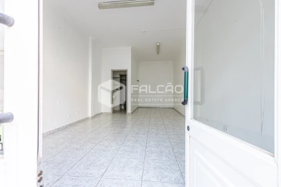 Loja para Arrendamento em Marvila, Ribeira Santarém, São Salvador, São Nicolau
