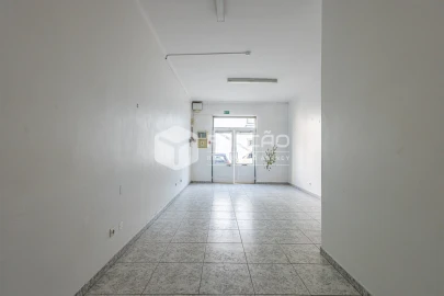 Loja para Arrendamento em Marvila, Ribeira Santarém, São Salvador, São Nicolau