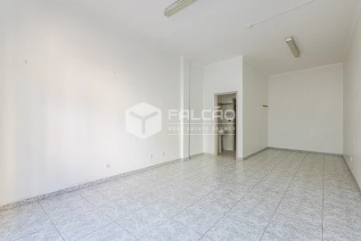 Loja para Arrendamento em Marvila, Ribeira Santarém, São Salvador, São Nicolau