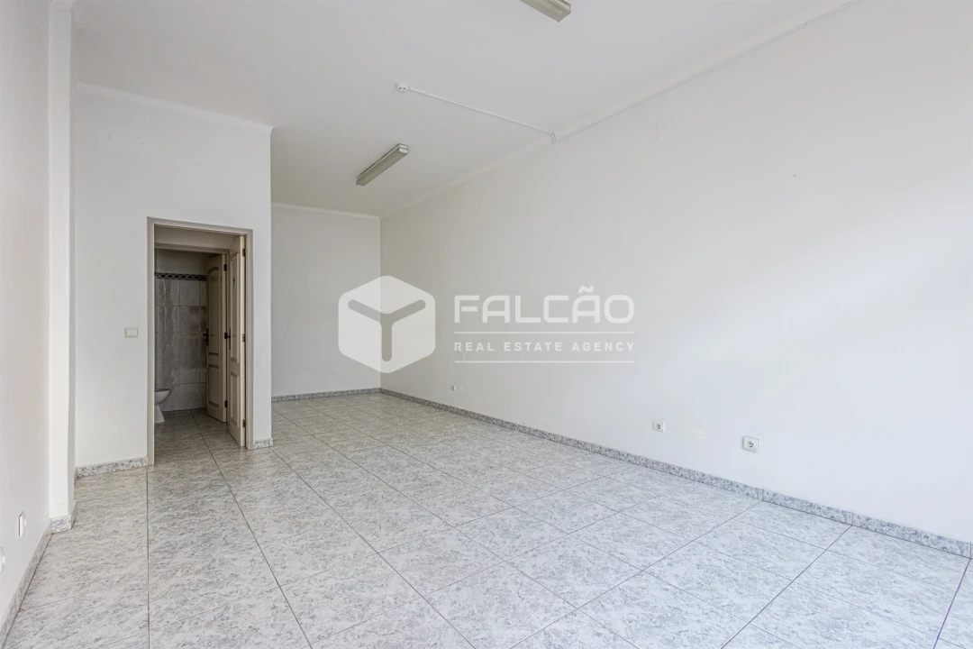 Loja para Arrendamento em Marvila, Ribeira Santarém, São Salvador, São Nicolau Foto 29