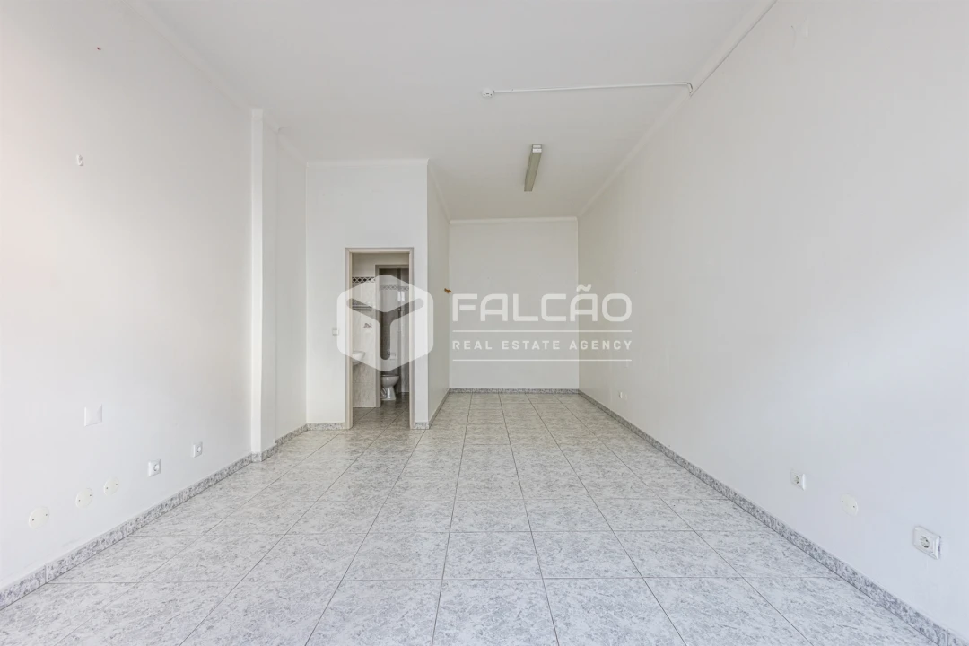Loja para Arrendamento em Marvila, Ribeira Santarém, São Salvador, São Nicolau Foto 30