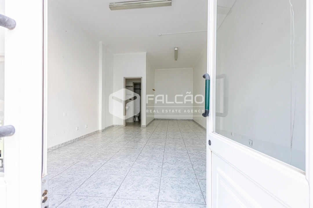 Loja para Arrendamento em Marvila, Ribeira Santarém, São Salvador, São Nicolau Foto 14