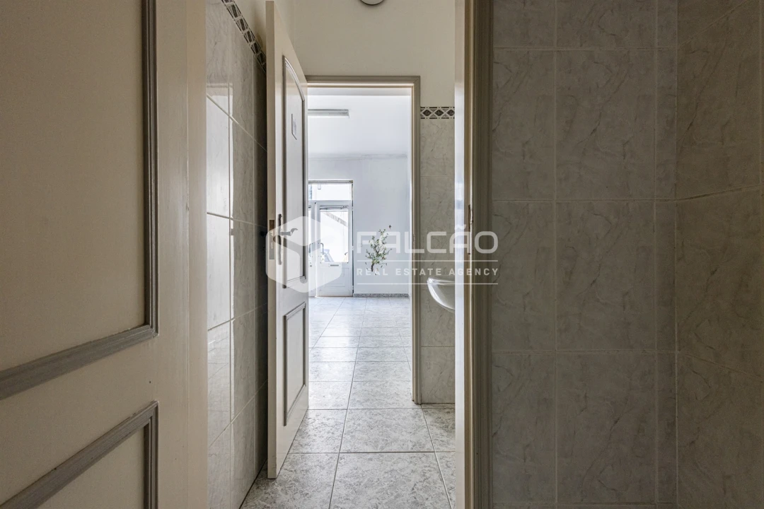Loja para Arrendamento em Marvila, Ribeira Santarém, São Salvador, São Nicolau Foto 17