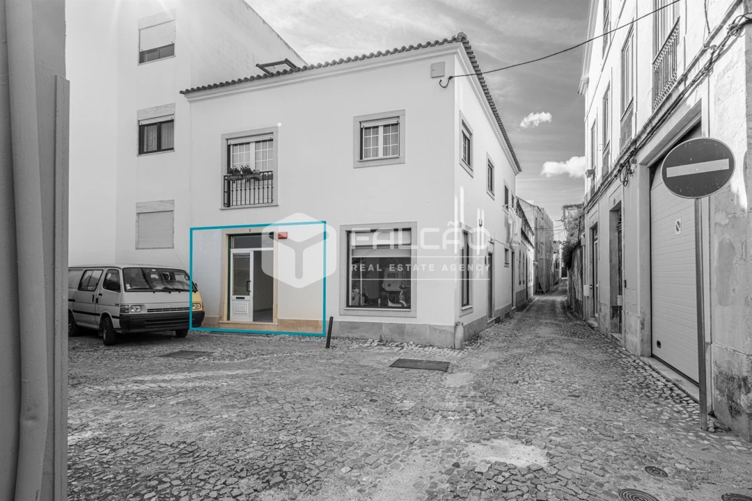 Loja para Arrendamento em Marvila, Ribeira Santarém, São Salvador, São Nicolau Foto 1