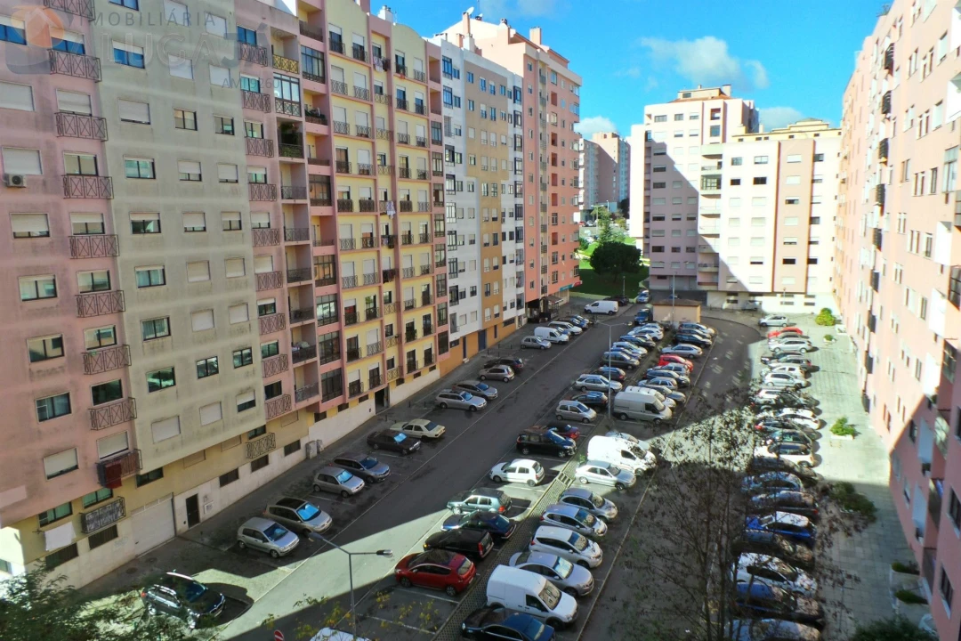 Apartamento T2 para Arrendamento em Cacém e São Marcos Foto 1