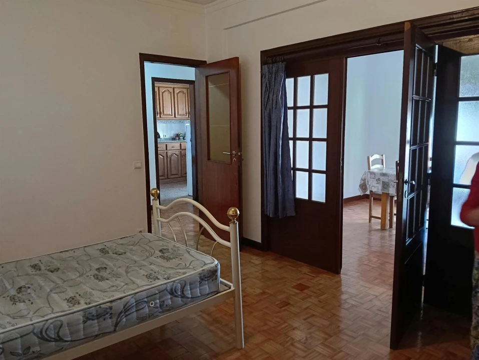 Quarto para Arrendamento em Sé Nova, Santa Cruz, Almedina e São Bartolomeu Foto 1