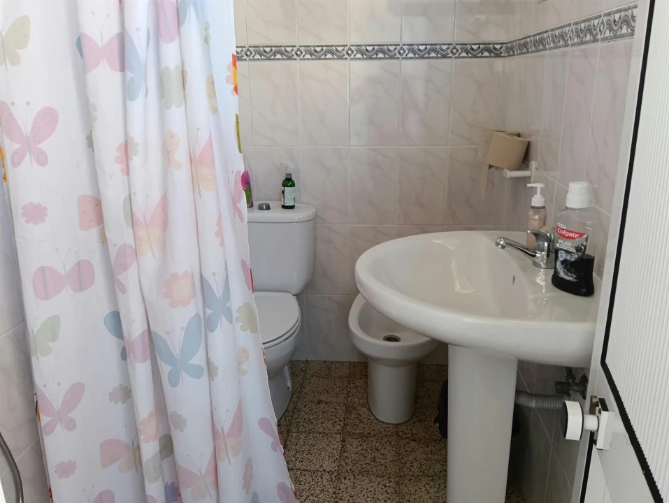 Quarto para Arrendamento em Sé Nova, Santa Cruz, Almedina e São Bartolomeu Foto 4