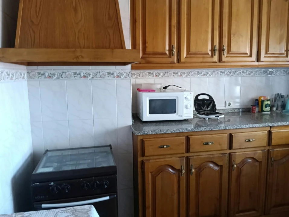 Quarto para Arrendamento em Sé Nova, Santa Cruz, Almedina e São Bartolomeu Foto 6