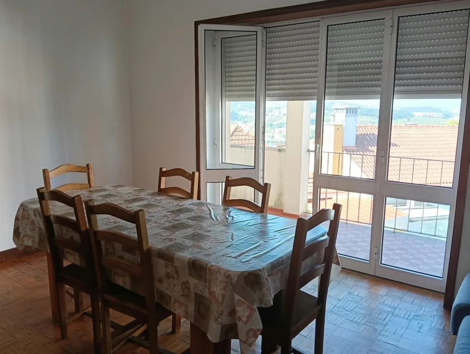 Quarto para Arrendamento em Sé Nova, Santa Cruz, Almedina e São Bartolomeu Foto 12