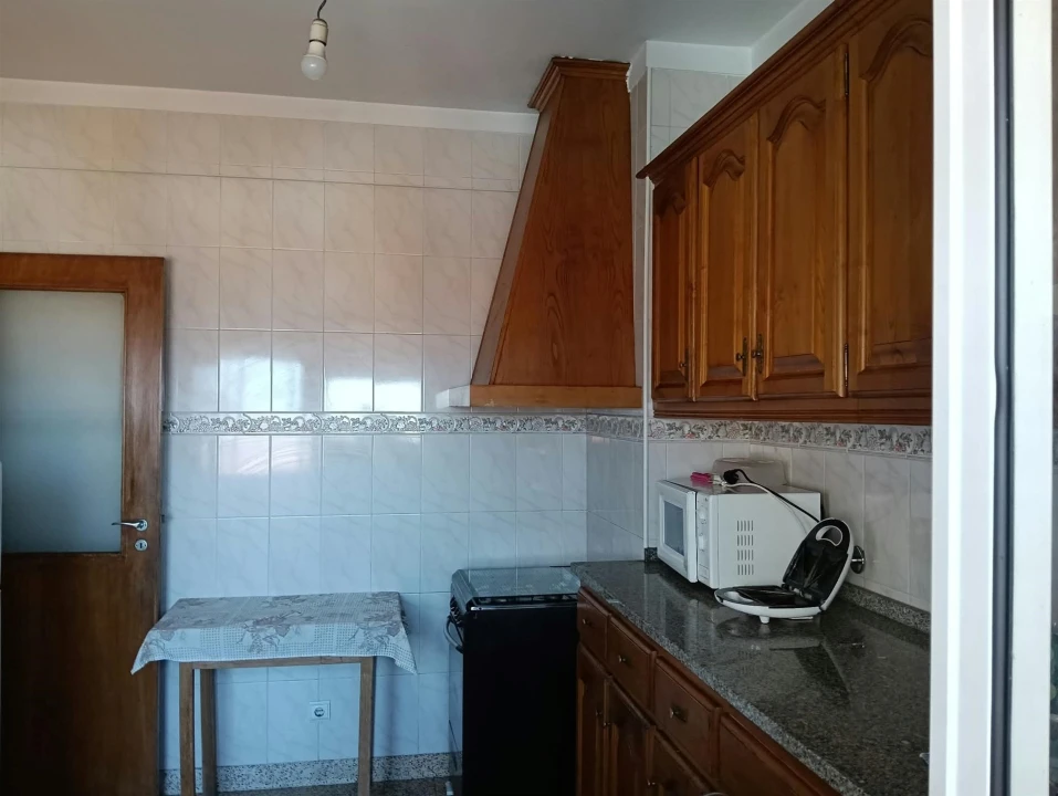 Quarto para Arrendamento em Sé Nova, Santa Cruz, Almedina e São Bartolomeu Foto 8
