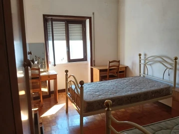 Quarto para Arrendamento em Sé Nova, Santa Cruz, Almedina e São Bartolomeu