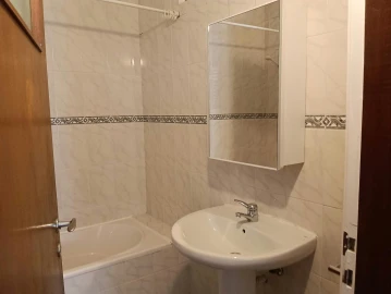 Quarto para Arrendamento em Sé Nova, Santa Cruz, Almedina e São Bartolomeu